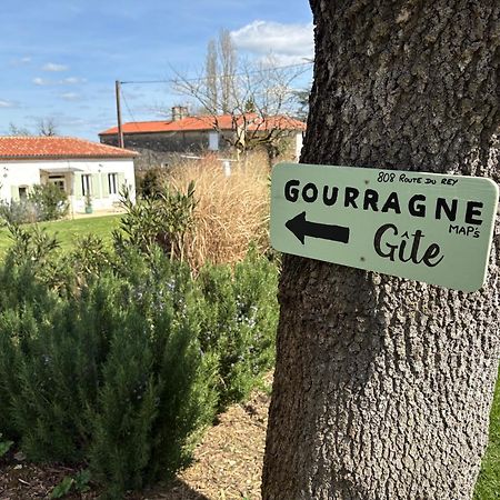 Maison De Vacances Gondrin Esterno foto